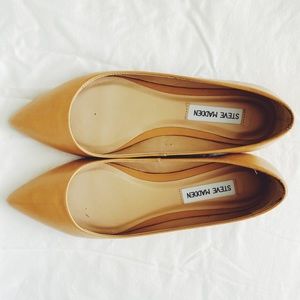 Steve Madden 6.5M Nude Leather Pointed Flats